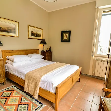 3 Bed 4 Bath Sleeps 8 Pool Hot Tub Air Con Villa Villafranca in Lunigiana