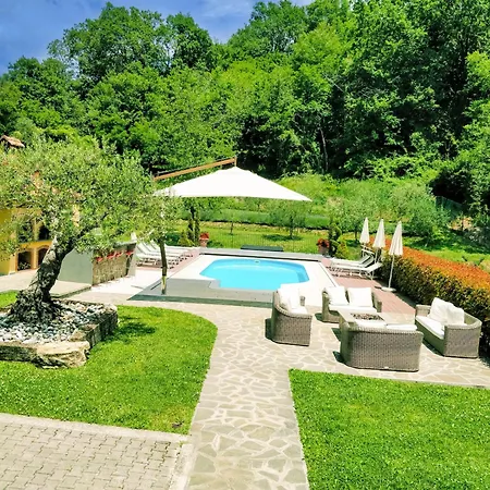 Villa 3 Bed 4 Bath Sleeps 8 Pool Hot Tub Air Con